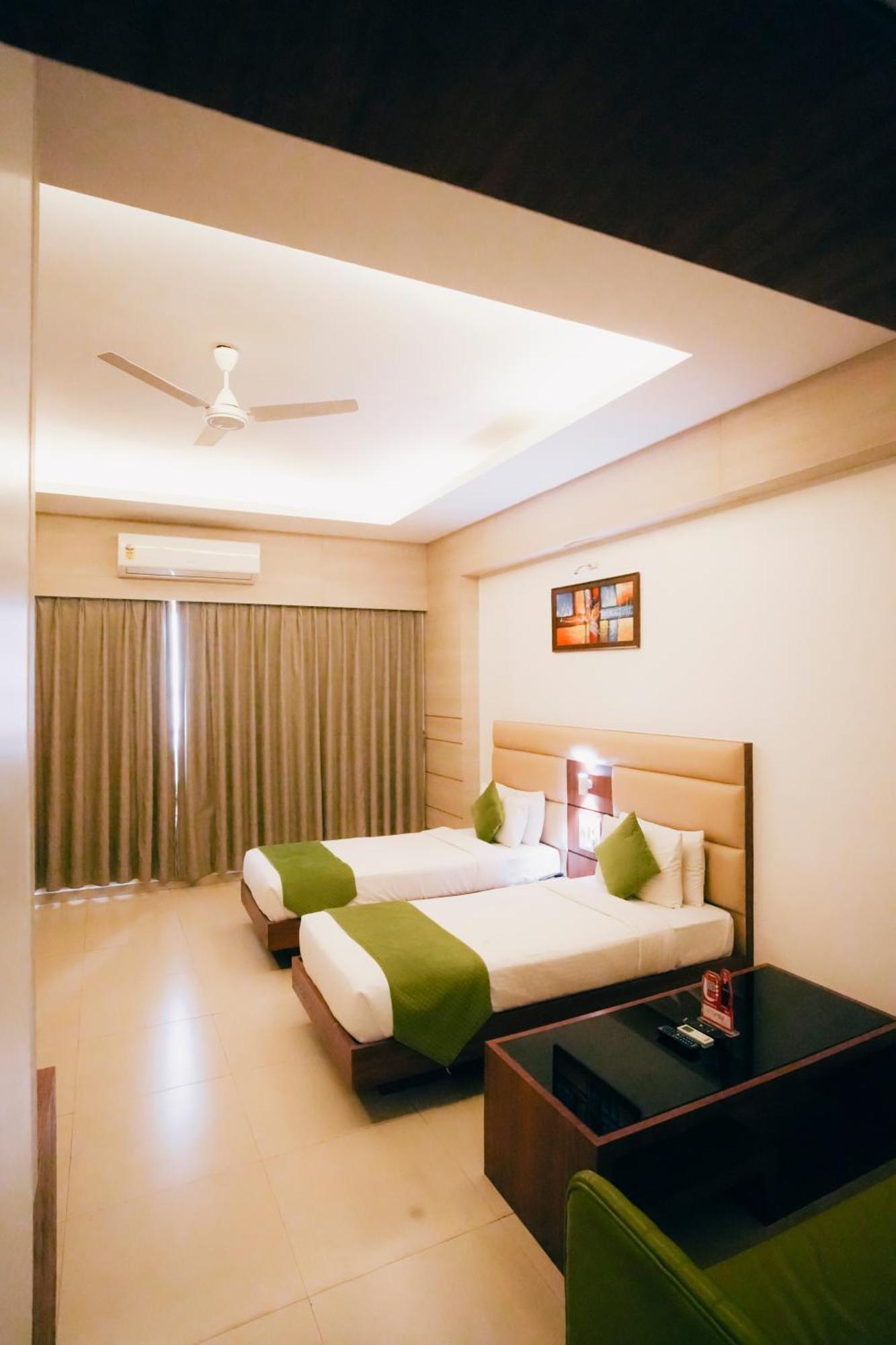 Hotel Imperial Heights à Deoghar Extérieur photo