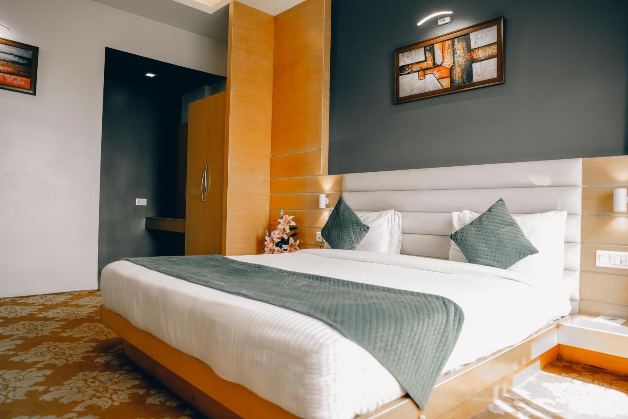 Hotel Imperial Heights à Deoghar Extérieur photo